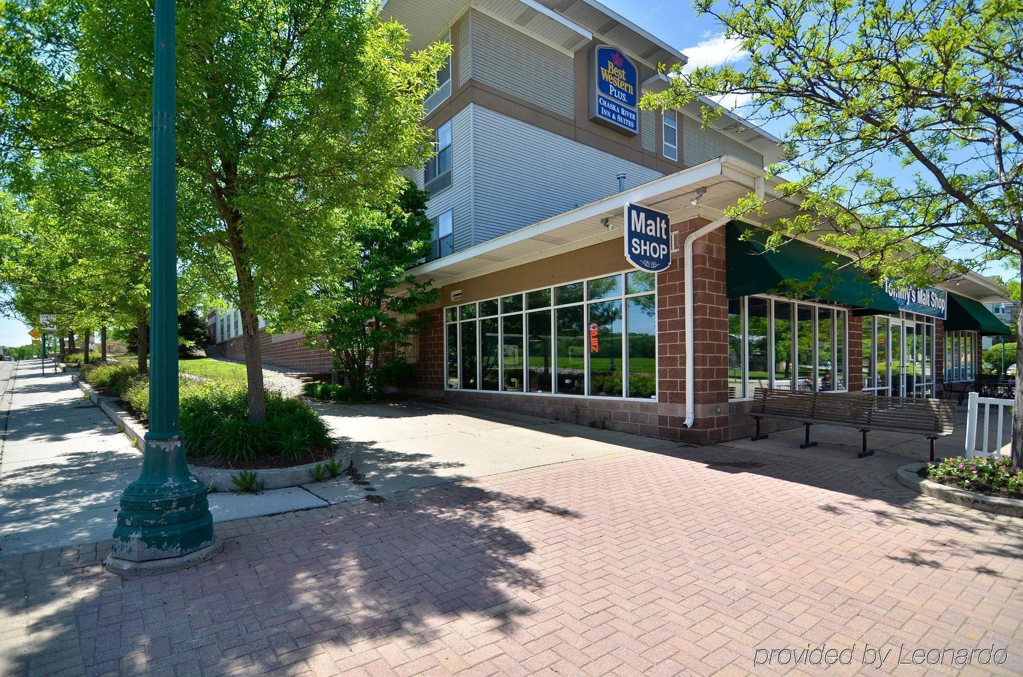 Norwood Inn And Suites Chaska Екстериор снимка